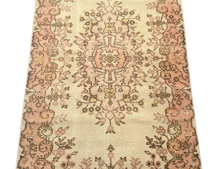 Vintage Turkish Area Rug 46 x 81 in Wool Rug Oushak Rug Pink Beige Rug