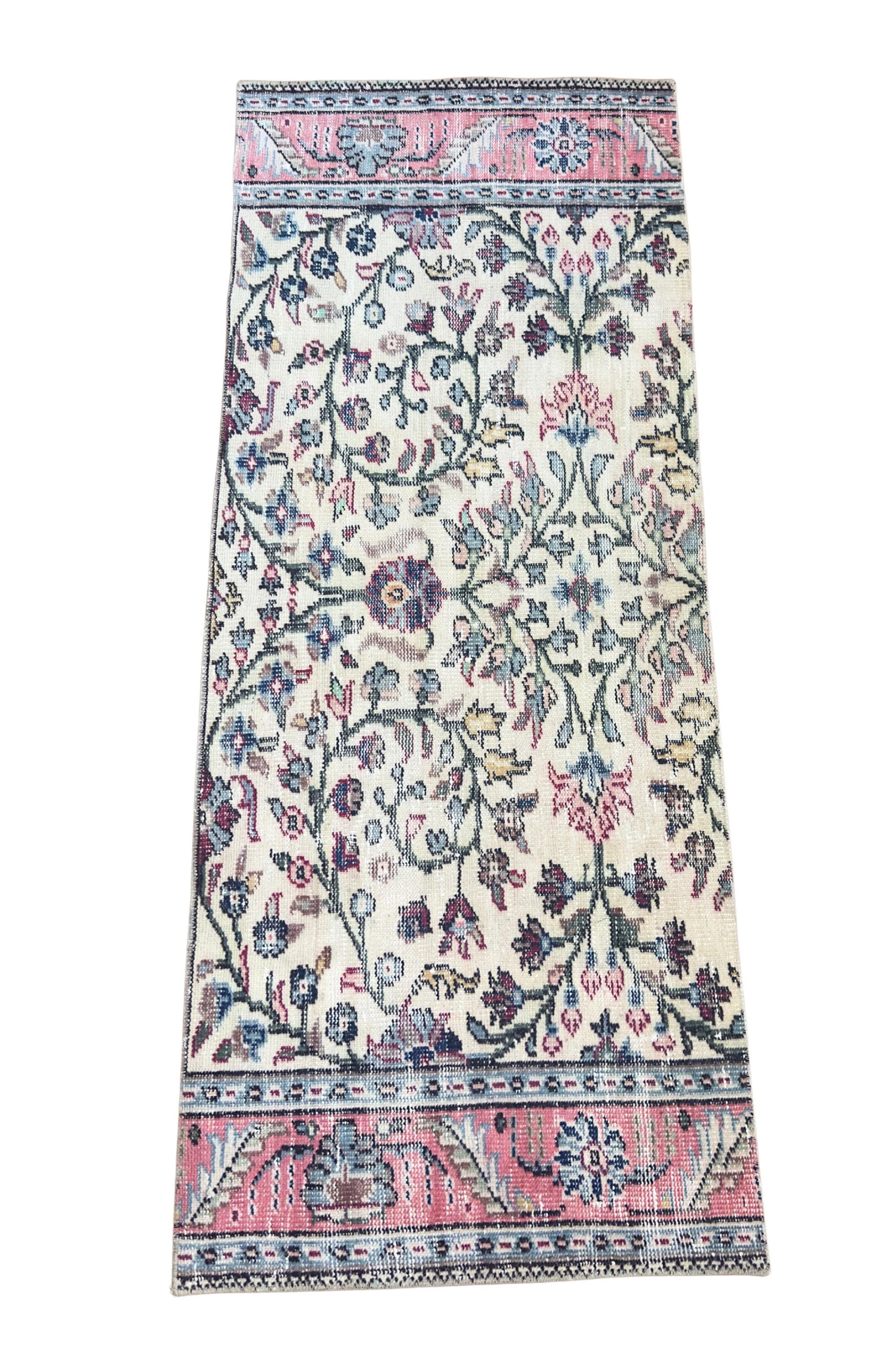 Vintage Turkish Isparta Runner Rug, Hand-Knotted Wool Floral, Faded Ivory Pink, 70x173 cm – view 10