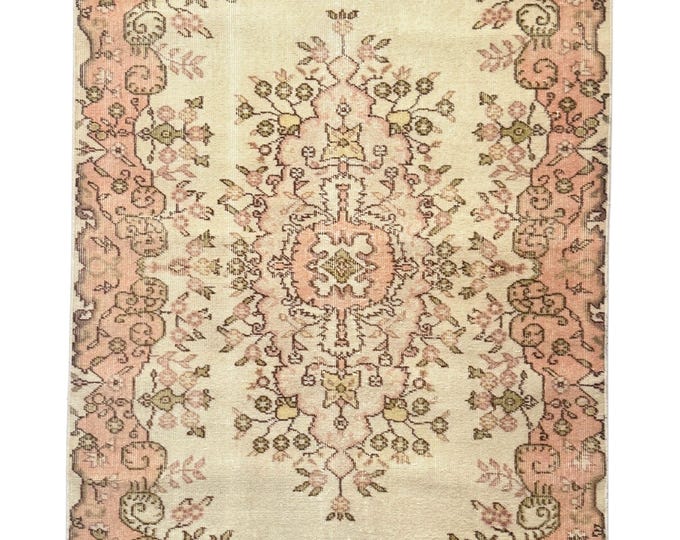 Vintage Turkish Area Rug 46 x 81 in Wool Rug Oushak Rug Pink Beige Rug