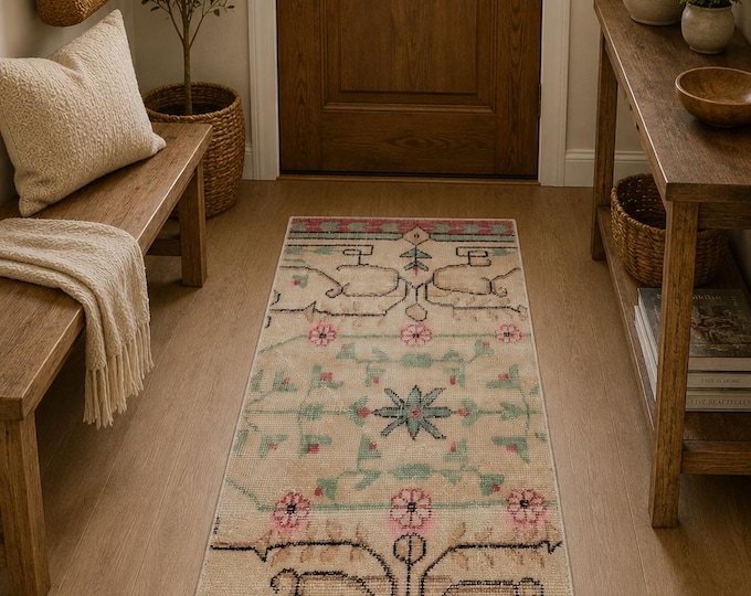Vintage Turkish Isparta Rug, Handwoven Wool Floral Medallion, Distressed Ivory Mint Pink, 1.5x3.7 ft