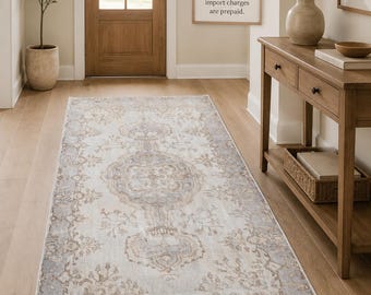Vintage Turkish Isparta Rug 1984, Hand-Knotted Wool Floral Medallion, Soft Grey Taupe, 3.5x6.6 ft