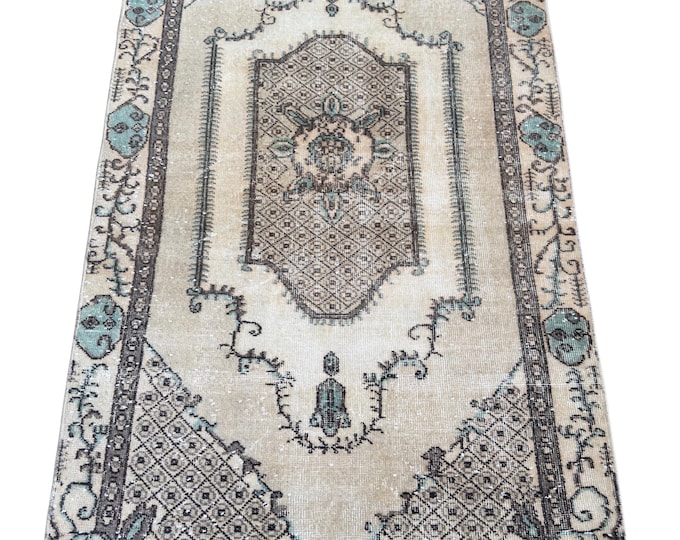 Vintage Turkish Isparta Rug, Handwoven Wool Medallion, Distressed Ivory Beige Teal, 3.4x6 ft