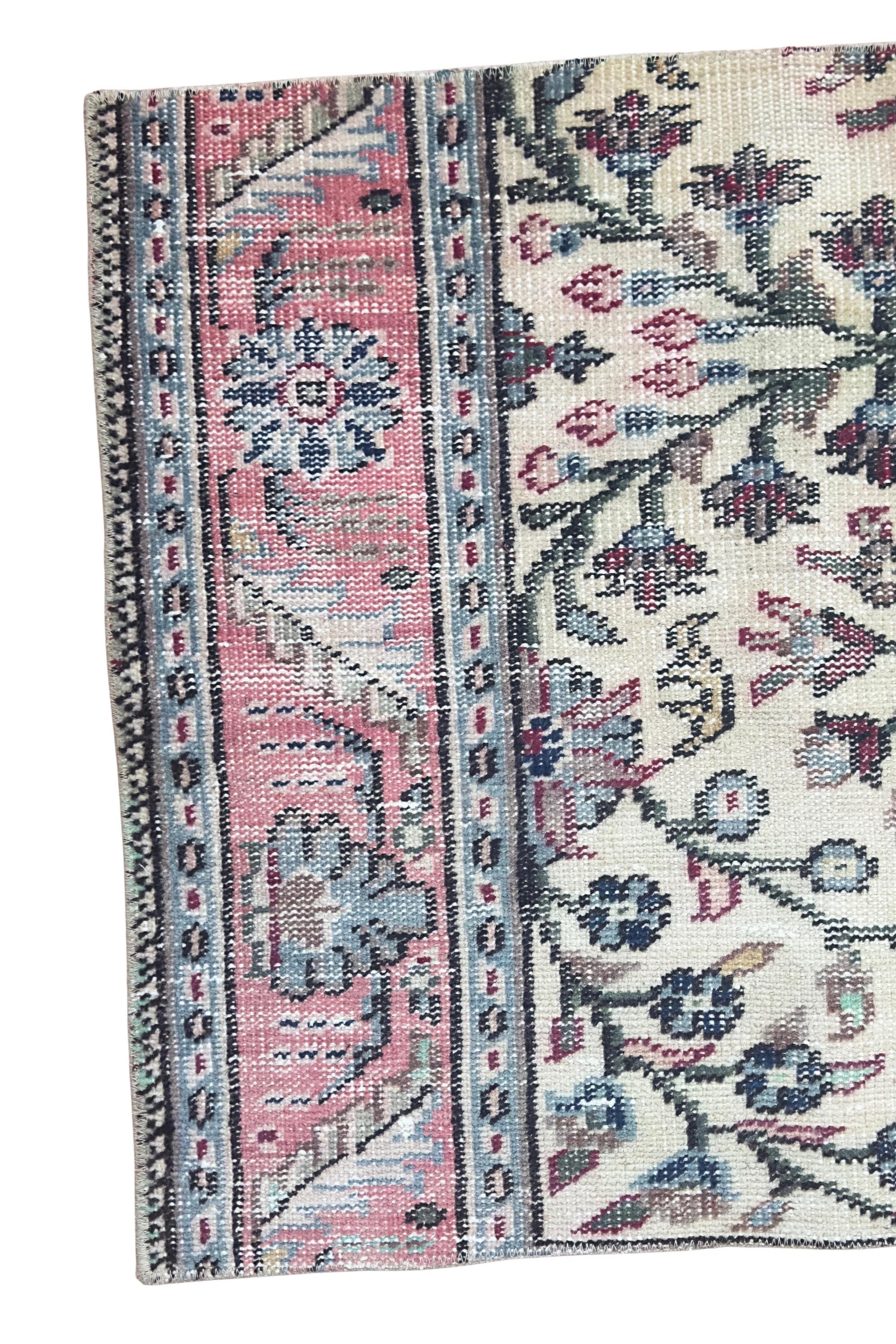 Vintage Turkish Isparta Runner Rug, Hand-Knotted Wool Floral, Faded Ivory Pink, 70x173 cm – view 7