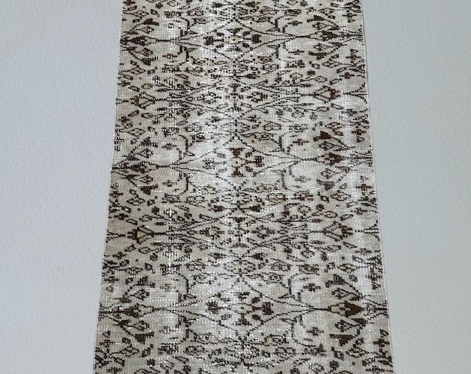 Vintage Oushak Wool Runner Rug: Handmade Turkish Entryway Rug (2x3 Ft)