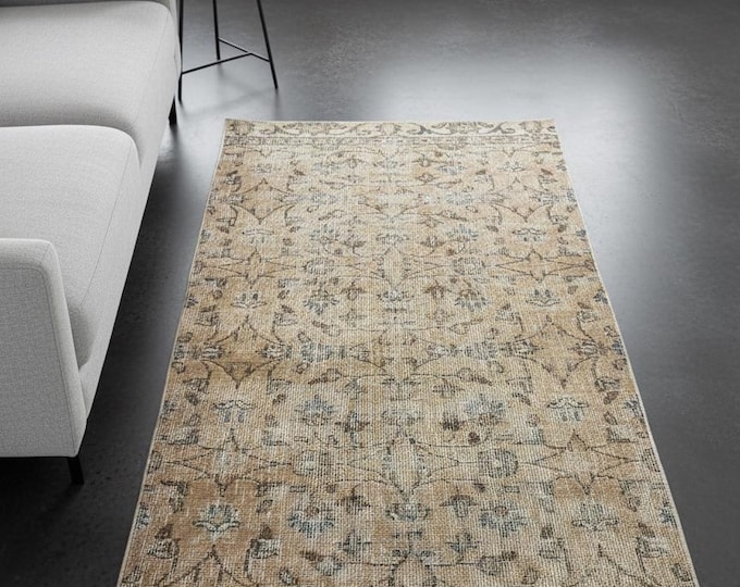 Vintage Hand-Knotted Beige Runner Rug 30"x73" Distressed Floral