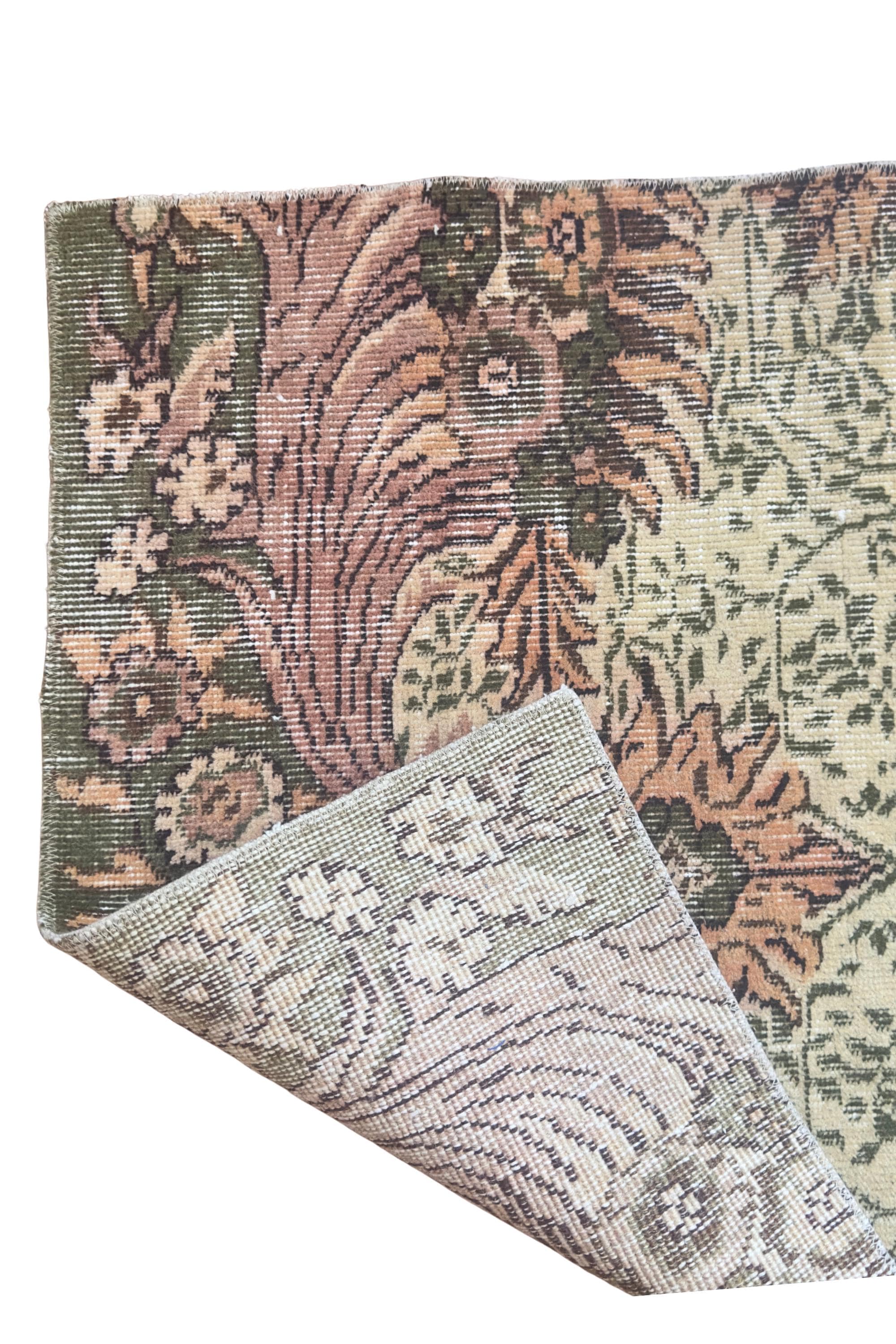 Vintage Turkish Isparta Runner Rug, Hand-Knotted Wool Medallion, Faded Sage Mauve, 78x247 cm – view 8