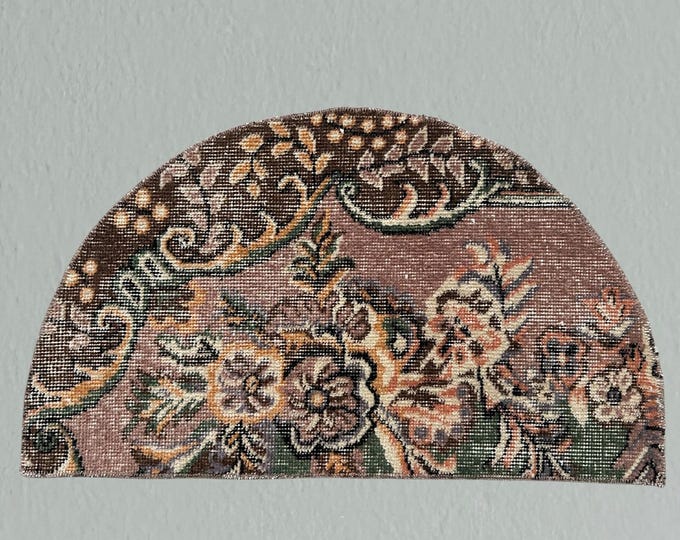 Handmade Wool Turkish Rug: Floral Half Circle Doormat (2x3 ft)
