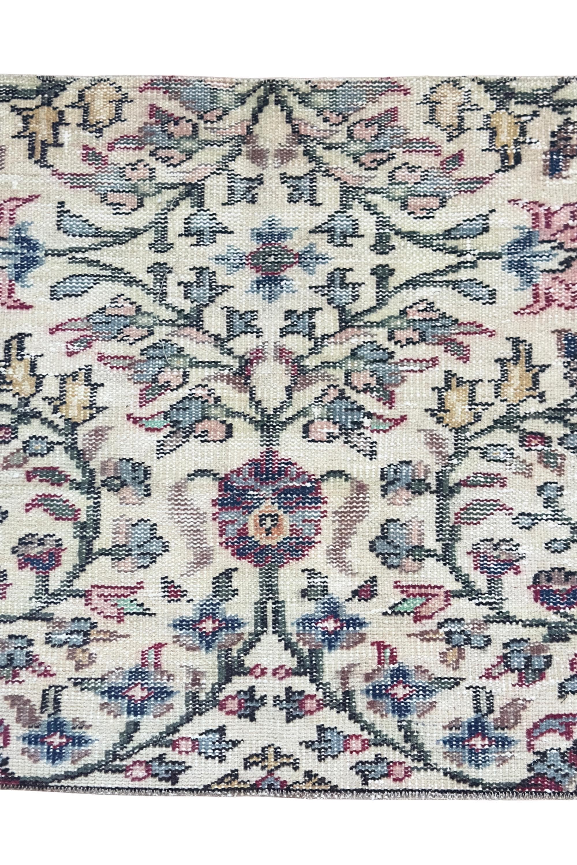 Vintage Turkish Isparta Runner Rug, Hand-Knotted Wool Floral, Faded Ivory Pink, 70x173 cm – view 8