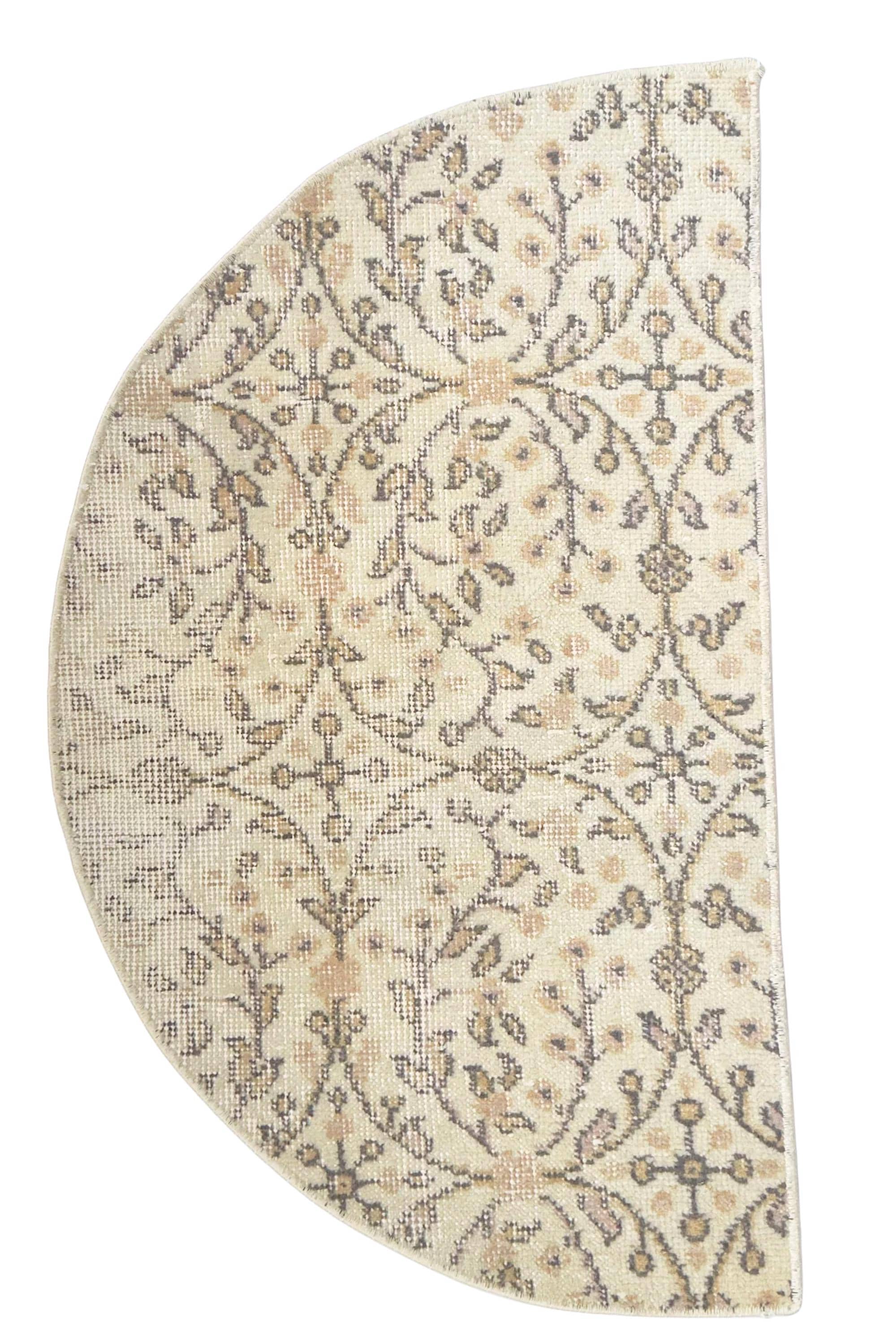 Vintage Turkish Semicircle Rug, Handwoven Wool Floral, Ivory Taupe Gray Neutral, 1.6x2.77 ft – view 4