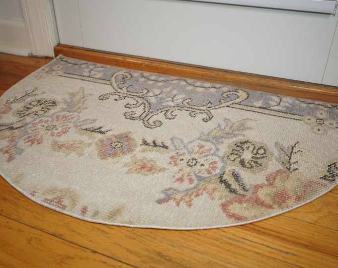 Vintage Oushak Wool Rug: Handmade Half Circle Doormat (1.5x2.4 ft)