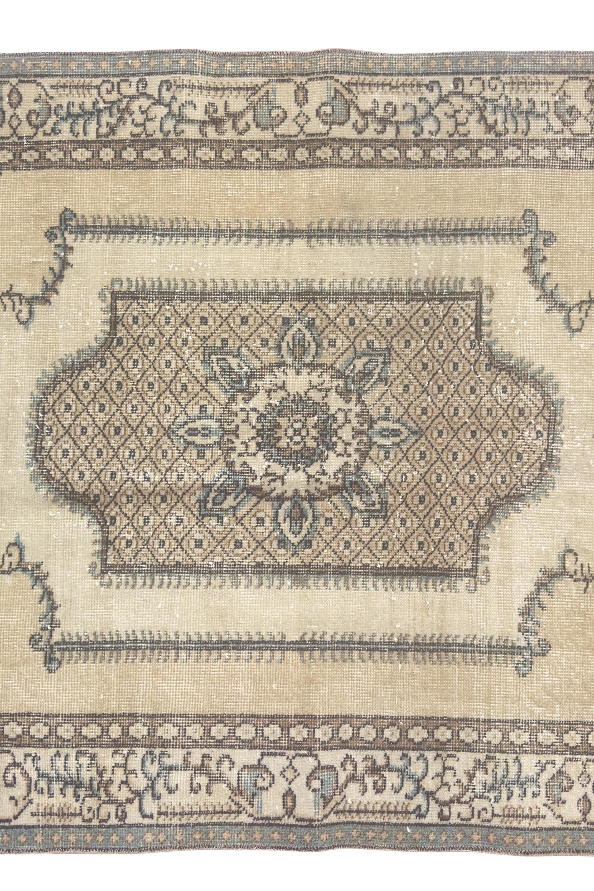 Vintage Turkish Area Rug, 3.9x6.7 ft, Ivory Beige Sage, Arch Oushak Medallion – view 10