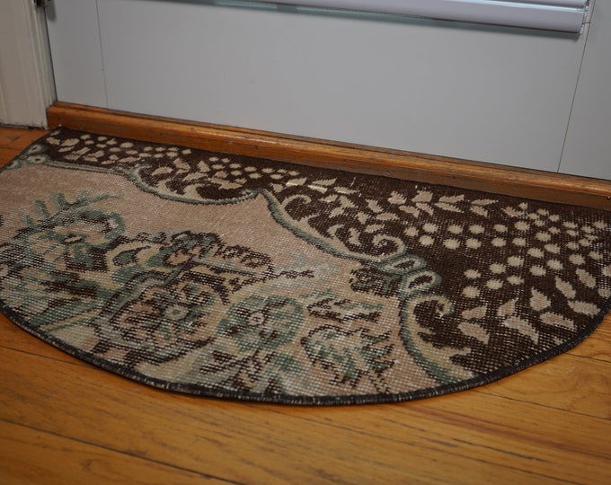 Vintage Turkish Wool Doormat: Small Half Circle Rug (1.5x2.4 ft)