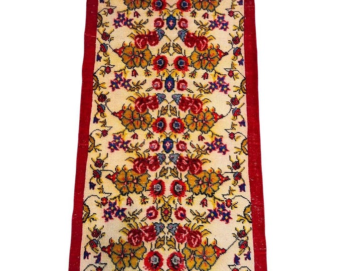 Vintage Isparta Floral Rug 39x69 Inches