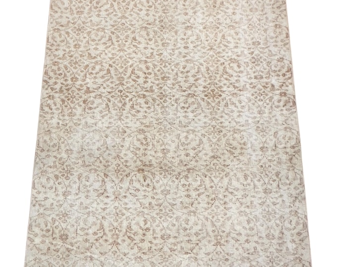 Vintage Turkish Isparta Rug, Hand Knotted Wool All-Over Floral, Distressed Ivory Sand, 4x6.4 ft