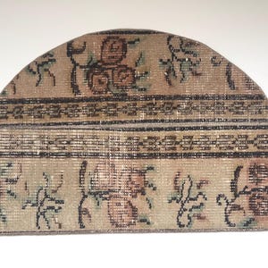 Tappeto semicircolare patchwork vintage da 20x32,5 pollici, tappeto da ingresso semicircolare in lana turca