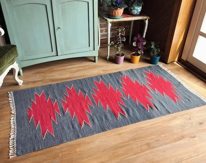 Handwoven Wool-on-Cotton Kilim Rug – Vintage Geometric Design – Red, Grey -Beige – Artisan Handcrafted Rug – 80x170 cm (32x67 in,2.7x5.6 ft)