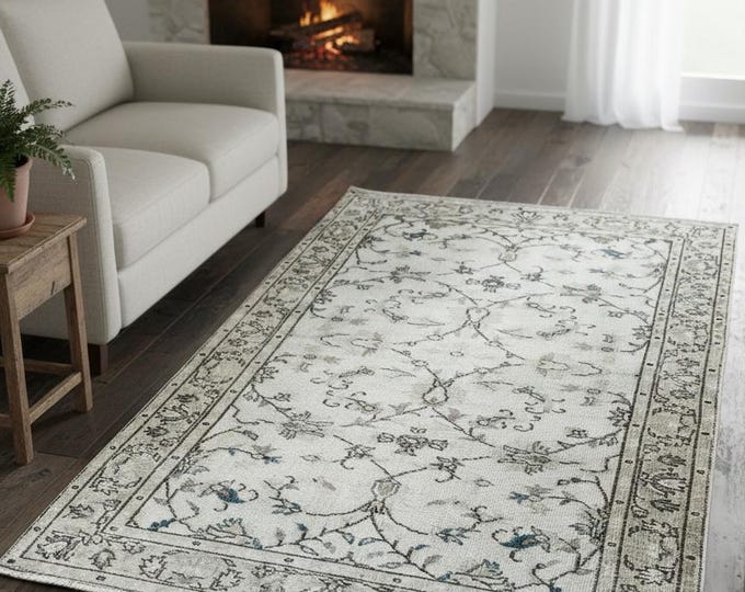 Vintage Hand-Knotted Beige Area Rug 47"x83" Distressed Floral