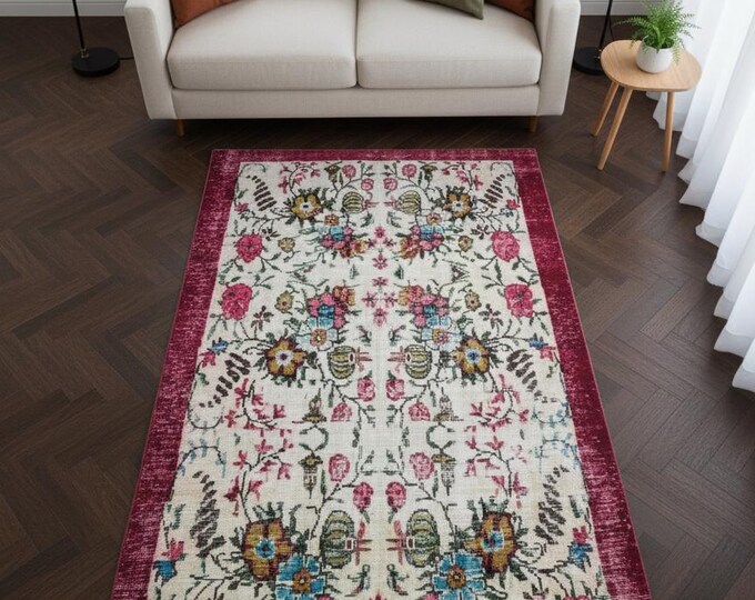 Vintage Turkish Isparta Rug 5.5x8.9 ft – Hand Knotted Floral Wool Carpet