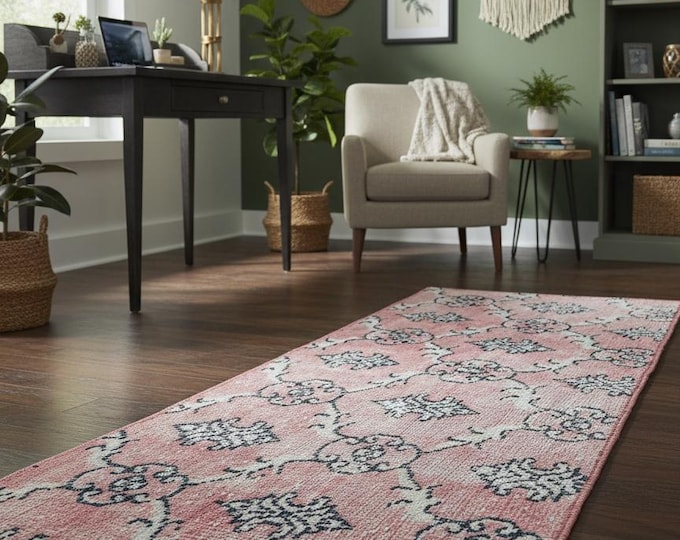 Blush & Ivory Turkish Rug – Boho Vintage Wool Carpet