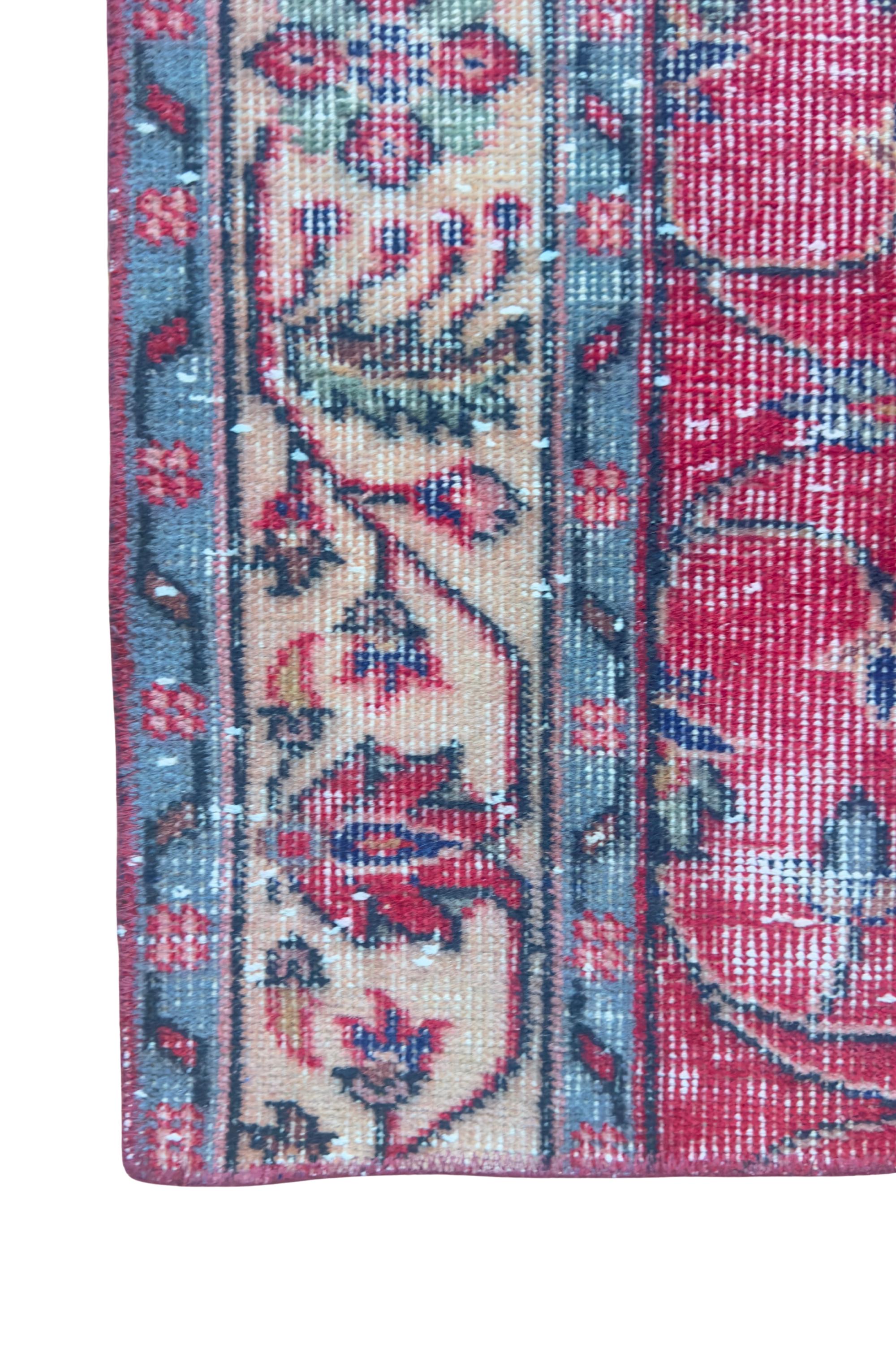 Vintage Turkish Isparta Area Rug, Hand-Knotted Wool Floral, Faded Crimson Red, 122x179 cm – view 9
