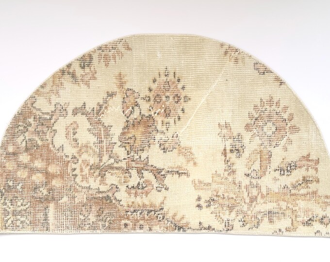 Light Vintage Half Moon Rug 19.3x33.2 inch Neutral Beige