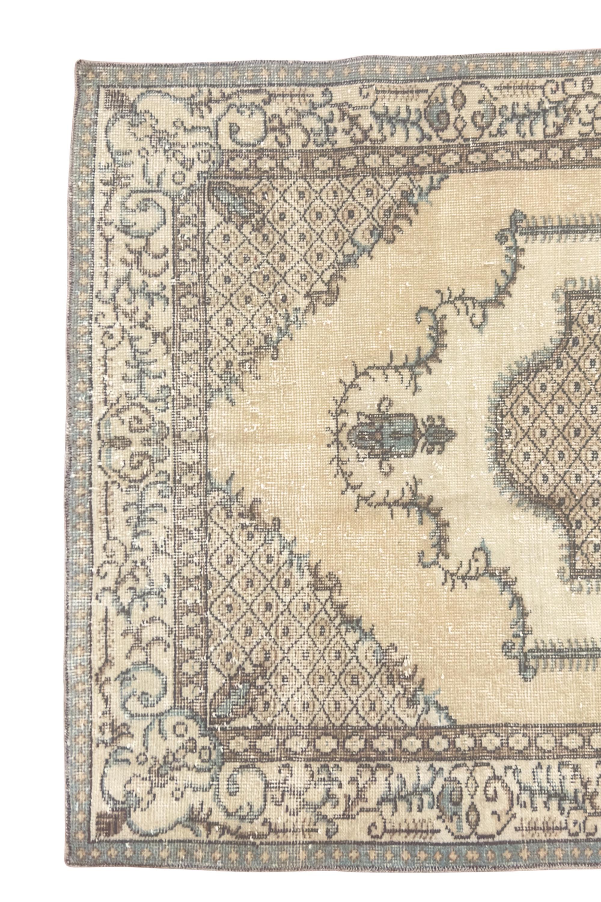 Vintage Turkish Area Rug, 3.9x6.7 ft, Ivory Beige Sage, Arch Oushak Medallion – view 9