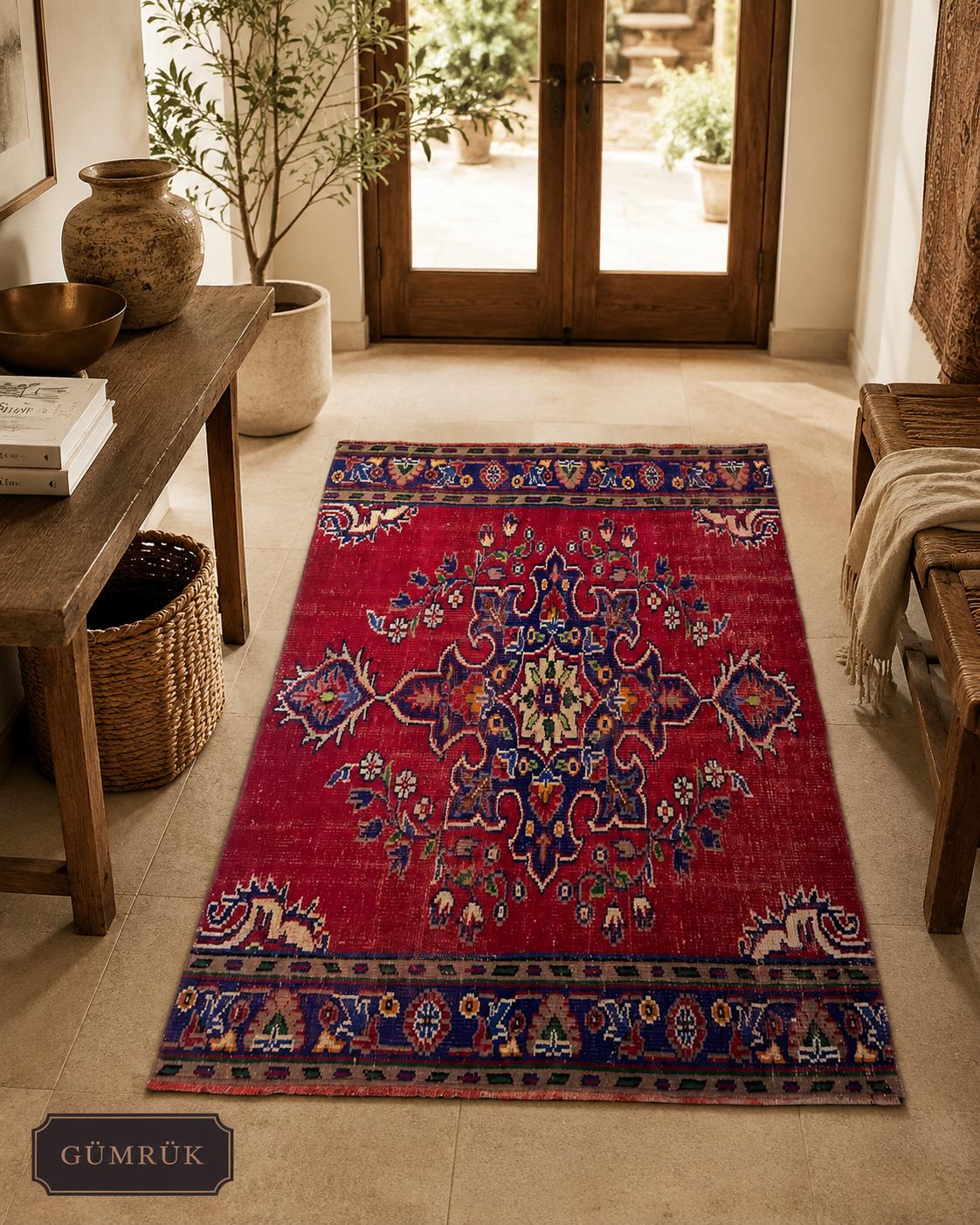 Vintage Turkish Isparta Rug 1981, Hand-Knotted Wool Medallion, Red Navy Floral, 4.1x5.7 ft – view 3