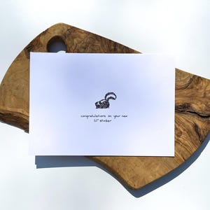 Lil' Stinker Cartes De Vœux | Mouffette | Baby Shower | Nouveau bébé | Minimaliste