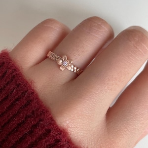 Anillo de oro macizo de 14 quilates con forma de flor, anillo minimalista, anillos diarios, anillo elegante de oro auténtico, regalo para ella