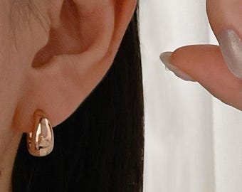 14K Solid Gold Thick Teardrop Hoop Earrings Simple Minimal Gold Earrings for Everyday Wear