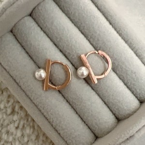 14K Solid Gold Pearl Earrings Pearl Huggies Hoop Earrings Gold Dainty Huggie Earrings Minimalist Earrings Daily Earrings Everyday earrings