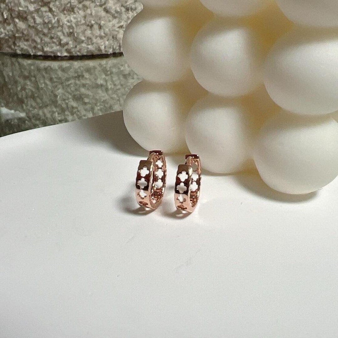 Taylee Silver Clover Hoop Earrings