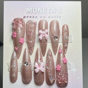 Presse A Girls Dream sur les ongles