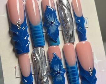 BLAUW Druk op de nagels