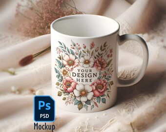 Maqueta de taza de cerámica blanca de 11 oz PSD Photoshop / Elegancia floral cálida artística