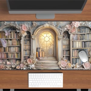 Mata na biurko z bajkową biblioteką | Podkładka pod mysz z antycznymi książkami, Eleganckie dekoracje kwiatowe, Magiczna podkładka pod książki, Prezent literacki
