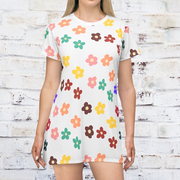 Blooming Beauty: T-Shirt Dress with Flower All Over Print