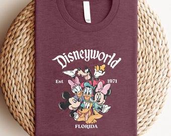 Retro Disneyworld Graphic Tee: Magical Family Vacation Outfit
