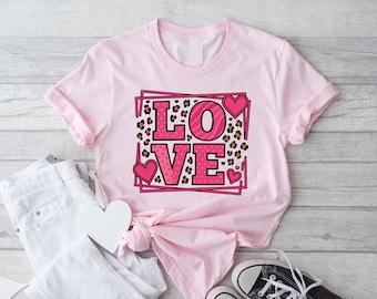 Love Valentines T-Shirt: Retro Heart Love Tee, Cute Valentine’s Day Graphic Shirt