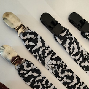 Długi klips do smoczka (min. 50 cm) - Ravens Bats (bezpłatna dostawa w Wielkiej Brytanii) czarne klipsy