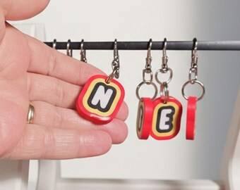 Personalisierter initial-schlüsselanhänger LEGO-stil, Geschenk Name Kind, Taschenanhänger 3D Druck Frankreich, NFC option, Schulkind