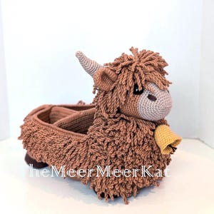 Crochet Highland Cow desk organizer Basket amigurumi pattern PDF in English only