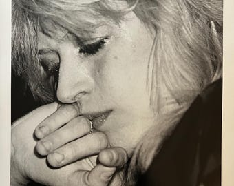 Marianne Faithful, Mudd Club, autografata da Stephanie Chernikowski