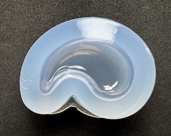 35mm One-Piece Magatama Resin Mold / 35mm Magatama Comma Bead Silicone Mold / For UV Resin Only / Industrial Mold Origin / HandmadeLaboJapan