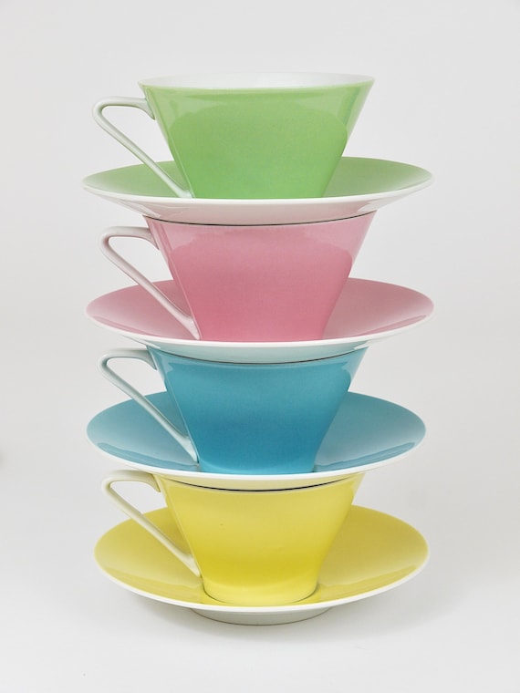 6 Midcentury Pastel Daisy Porcelain Coffee Cups, Lilien