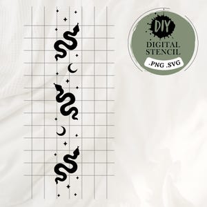 Puede incluir: Diseño de plantilla digital en blanco y negro con tres serpientes, lunas crecientes y estrellas. El diseño está etiquetado como "DIY DIGITAL STENCIL .PNG .SVG".
