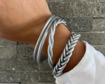 Juego de 4 pulseras tipo brazalete budista de plata