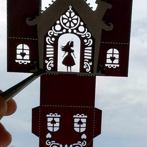 Miniaturhaus aus dem Dorf der Märchen - mit kleiner roter Kappe SVG, Puppenhaus, Miniaturen Dekor, Bündel, Laser-Schnitt, Schnittdatei