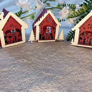 5 Miniaturhaus Bundle - Charmante Weihnachtsdekoration mit Weihnachtsmann und Rentier SVG, Puppenhaus, Miniaturen, Bundle, Laserschnitt, Schnittdatei