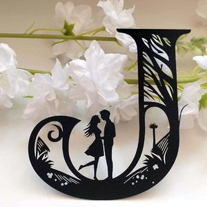 Lettres miniatures monogramme - lettre J avec couple d'amoureux SVG, monogramme, mariage, alphabet, lettre, lot, police de caractères, découpe laser, fichier de coupe, nom